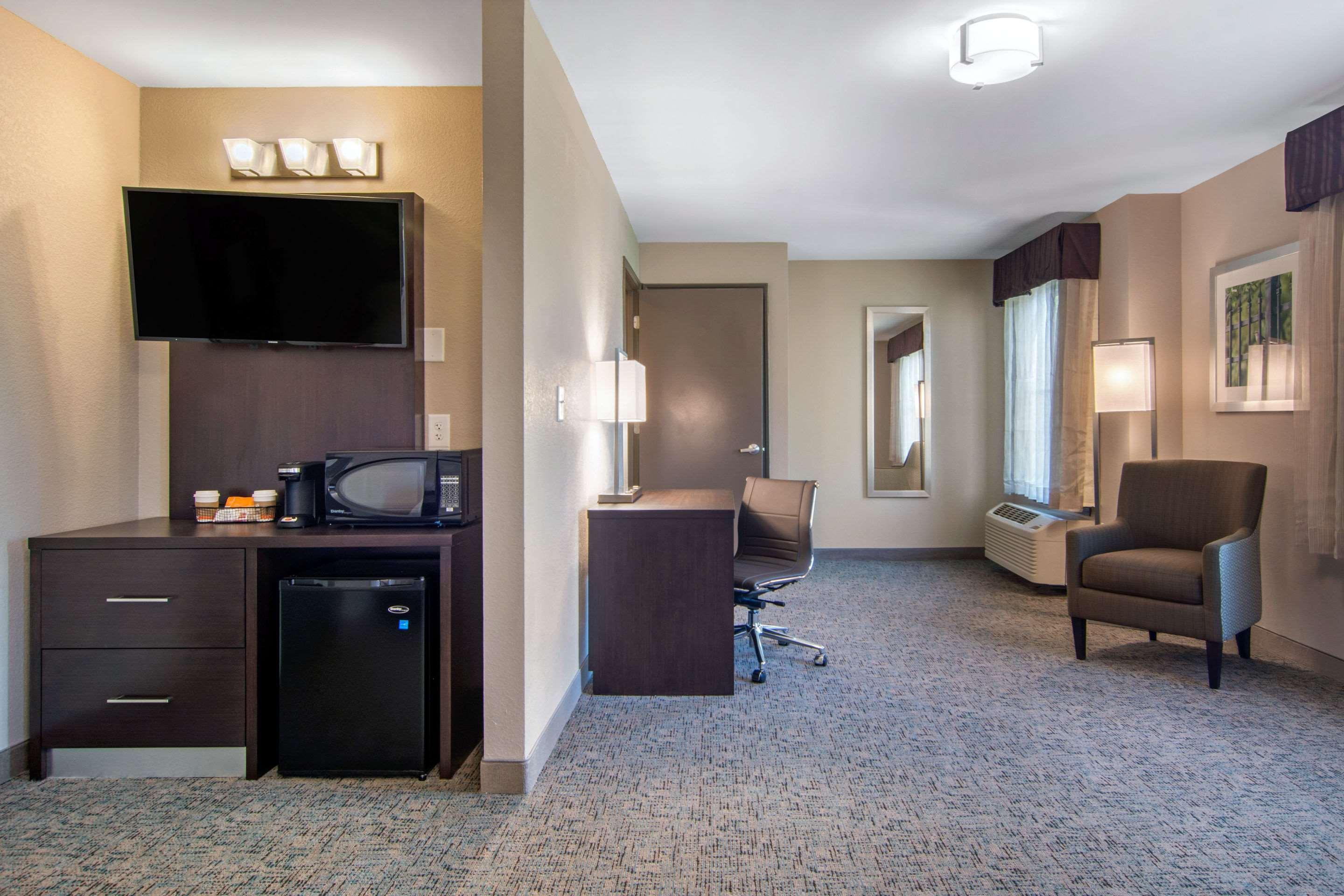 Clarion Inn & Suites Atlanta Downtown Exteriér fotografie